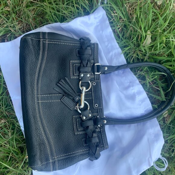 COACH HAMPTON COLLECTION Black Pebbled Leather Shoulder Bag - Picture 15 of 15